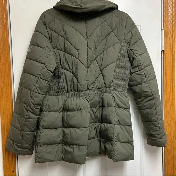 BERNARDO Women's Packable Zip Puffer Jacket with Pillow Collar Down Alternative - Picture 5 of 12